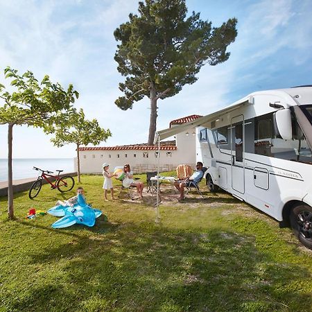 Camping Adria Ankaran - Pitches Buitenkant foto