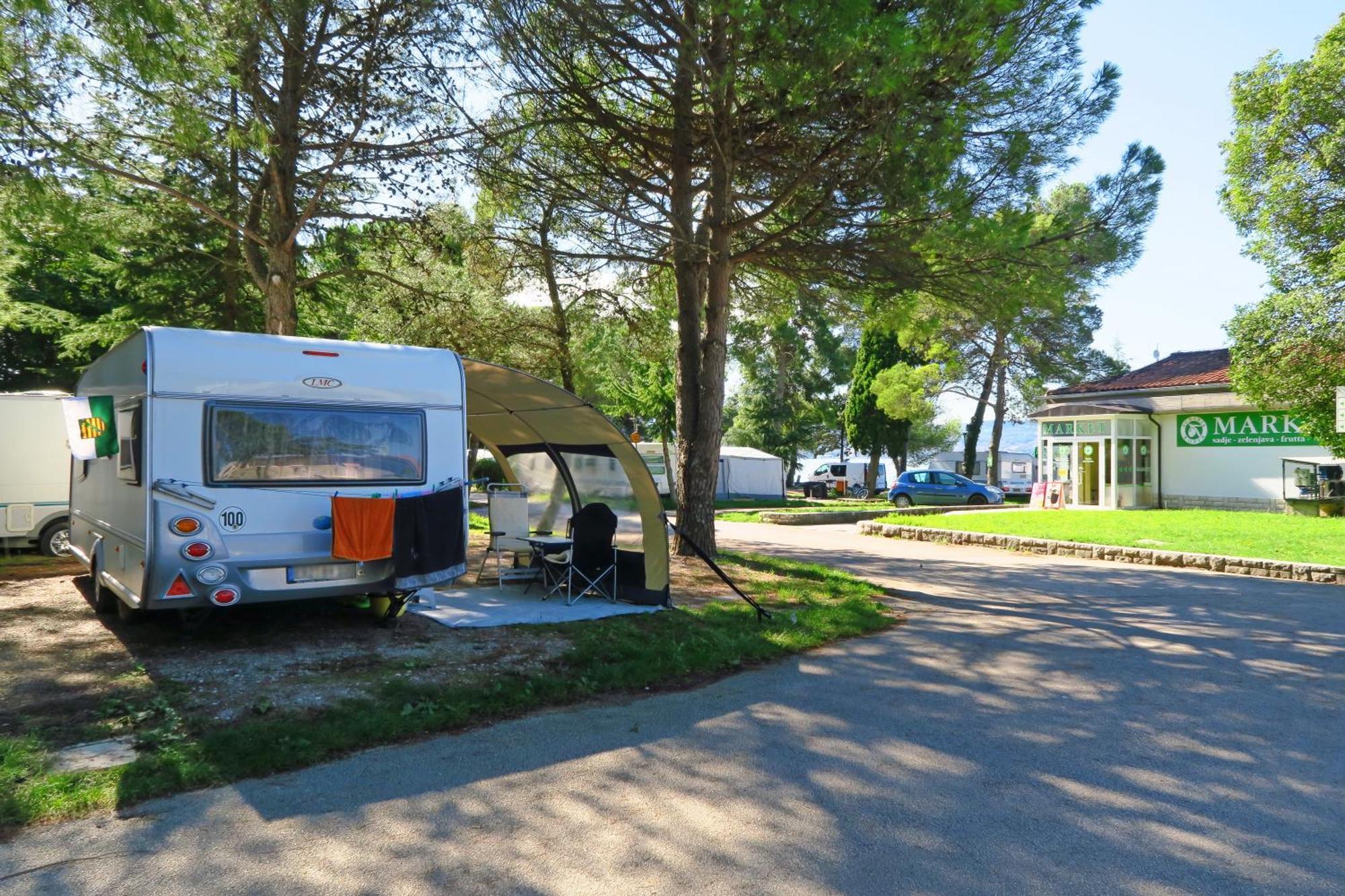 Camping Adria Ankaran - Pitches Buitenkant foto
