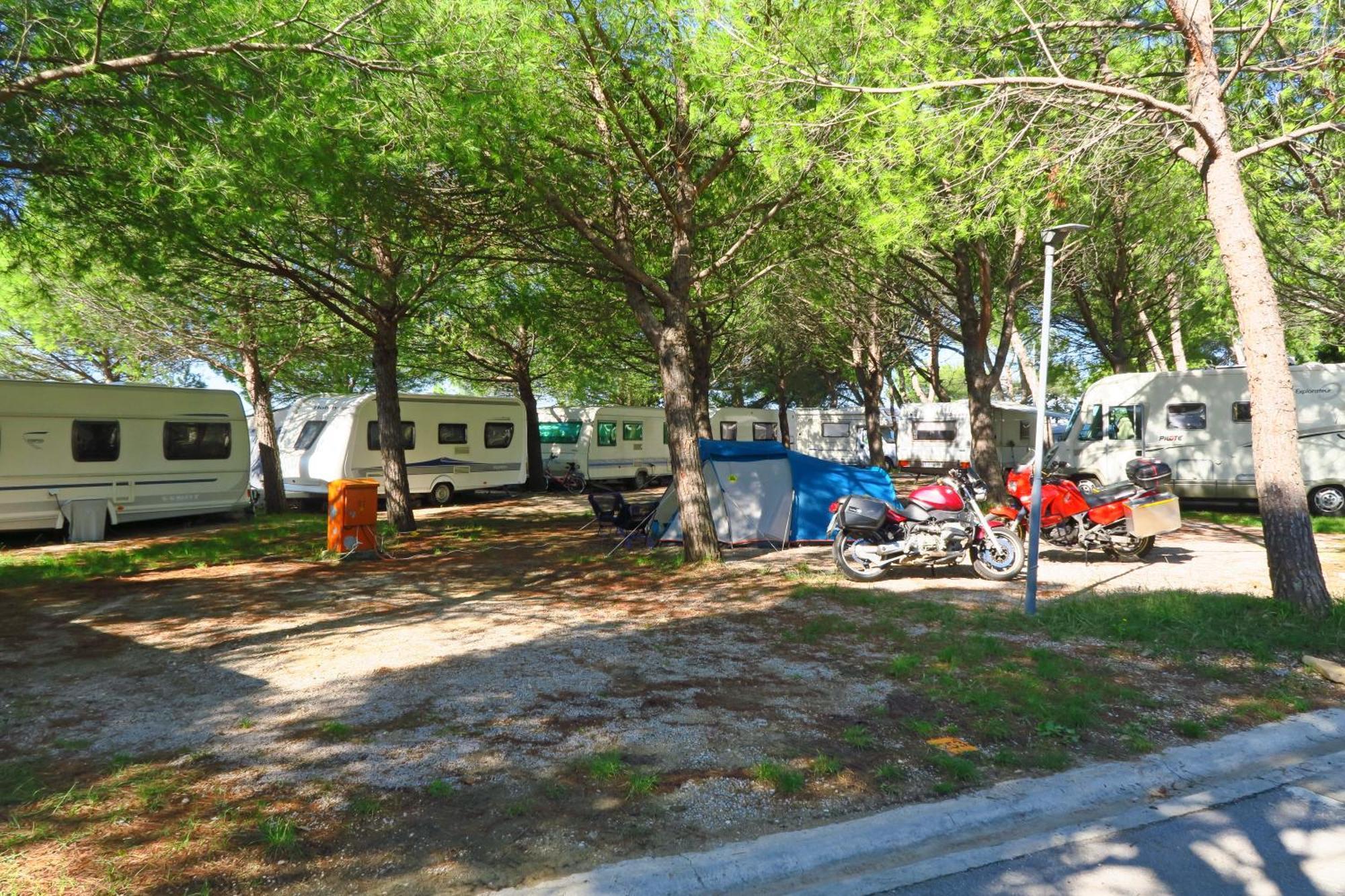 Camping Adria Ankaran - Pitches Buitenkant foto