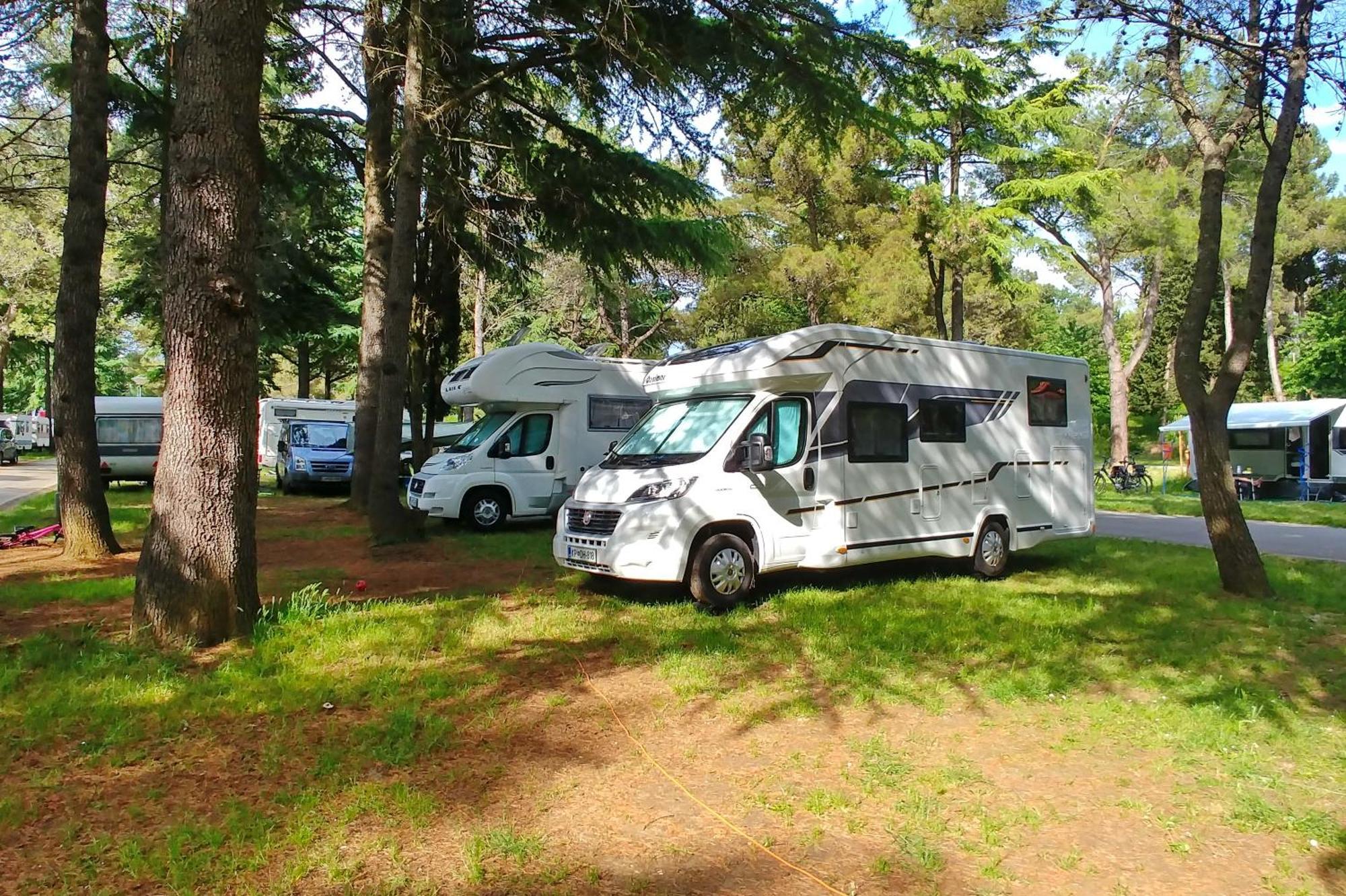 Camping Adria Ankaran - Pitches Buitenkant foto