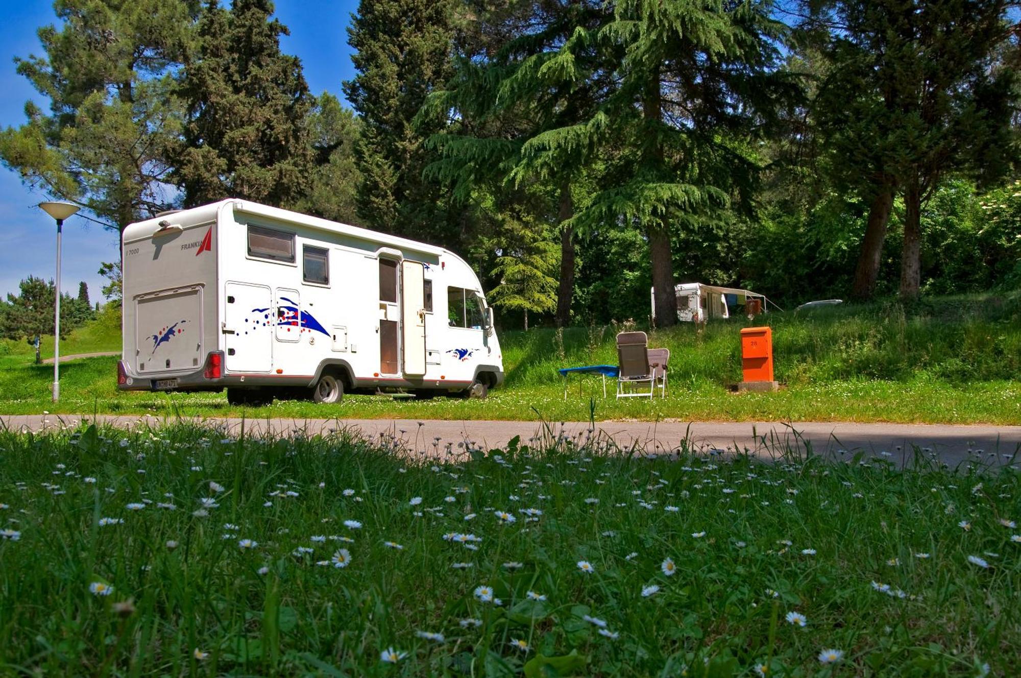 Camping Adria Ankaran - Pitches Buitenkant foto
